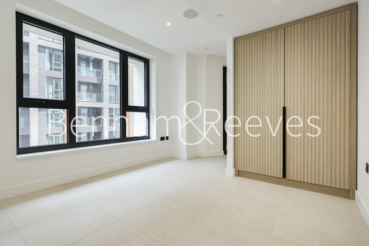 Studio flat to rent in Linear Place, Nine Elms, SW11-image 3