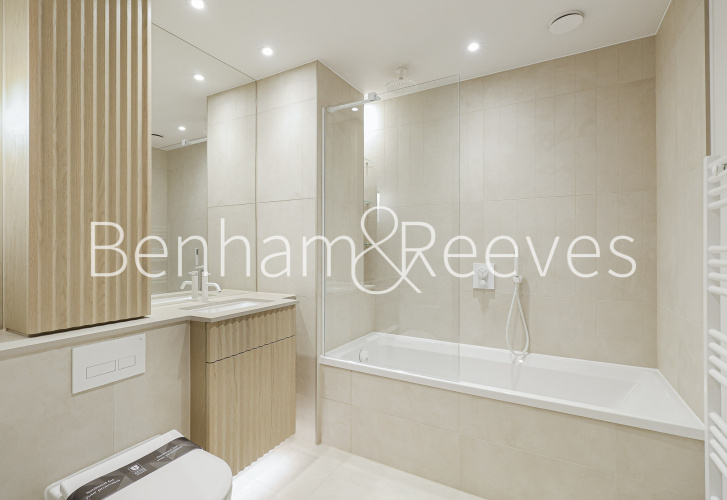 Studio flat to rent in Linear Place, Nine Elms, SW11-image 4