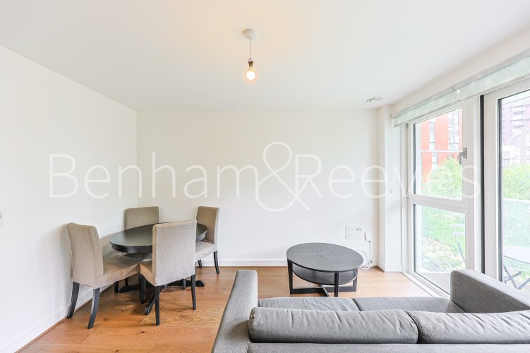 1  bedroom flat to rent in Lowe House, Nine Elms, SW8 2FT-image 1