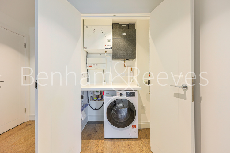 1  bedroom flat to rent in Gasholder Place, Nine Elms, SE11-image 16
