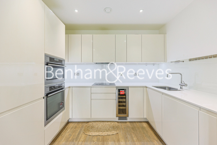 2  bedrooms flat to rent in Wandsworth Road, Nine Elms, SW8-image 2