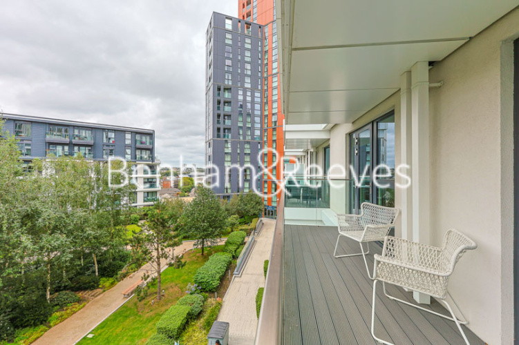 2  bedrooms flat to rent in Wandsworth Road, Nine Elms, SW8-image 5