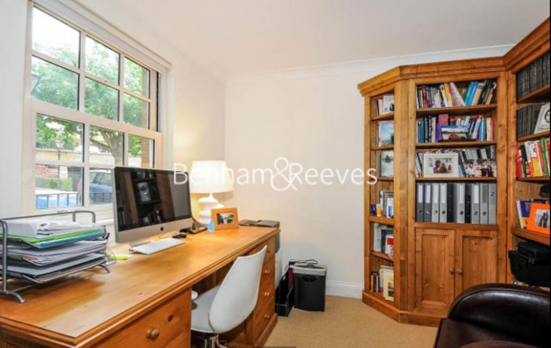 3  bedrooms flat to rent in Streatley Place, Hampstead, NW3-image 17