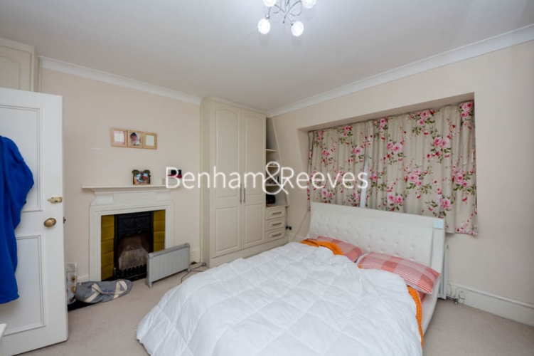 3 bedrooms flat to rent in Frognal Lane, Hampstead, NW3-image 3