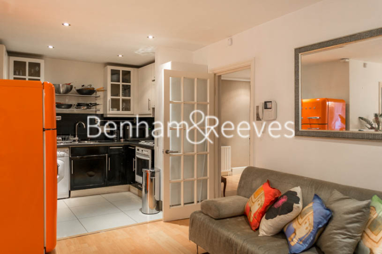 2 bedrooms flat to rent in Dennington Park Road, West Hampstead, NW6-image 2