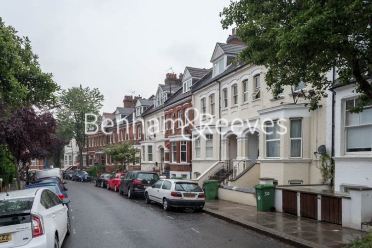2 bedrooms flat to rent in Dennington Park Road, West Hampstead, NW6-image 5