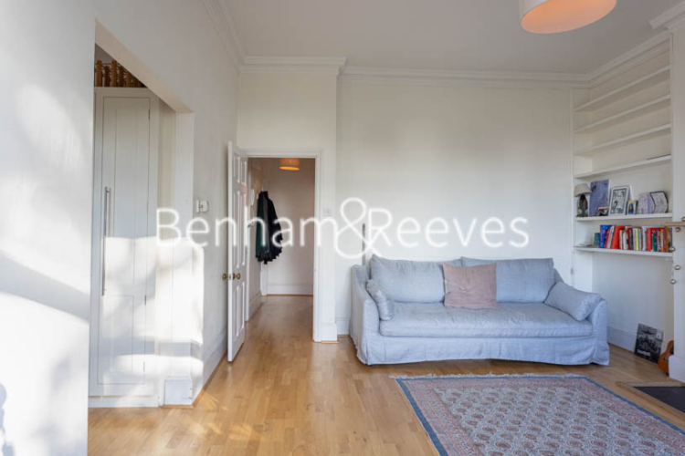 2  bedrooms flat to rent in Nassington Road, Hampstead, NW3-image 7