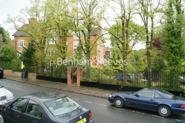 3 bedrooms flat to rent in Bracknell Gardens, Hampstead, NW3-image 5