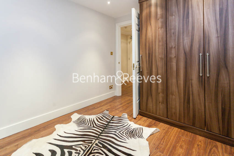 3 bedrooms flat to rent in Bracknell Gardens, Hampstead, NW3-image 12