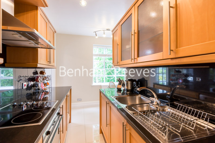 1  bedroom flat to rent in Kingsmill Terrace, St. John's Wood, NW8-image 2
