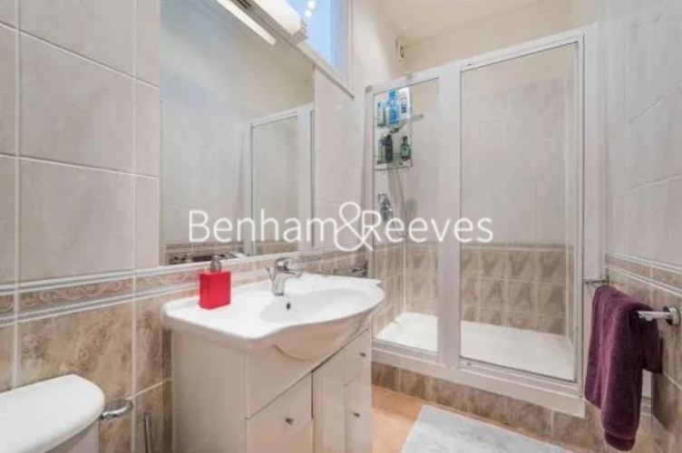 4  bedrooms flat to rent in Compayne Gardens, Hampstead, NW6-image 8