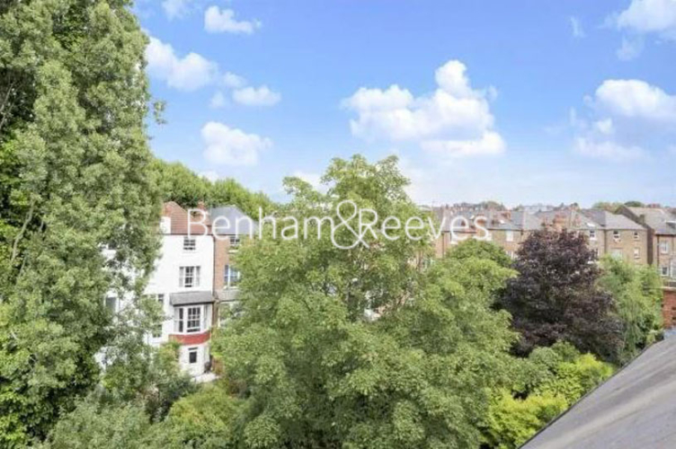4  bedrooms flat to rent in Compayne Gardens, Hampstead, NW6-image 11