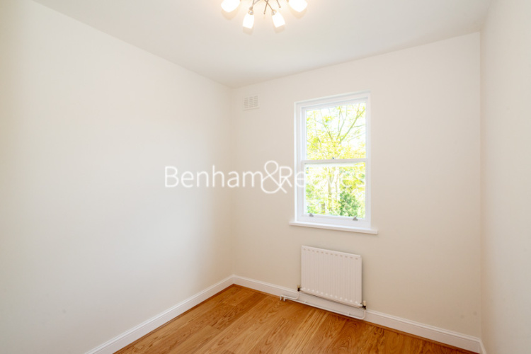2  bedrooms flat to rent in Parkhill Road, Belsize Park, NW3-image 13