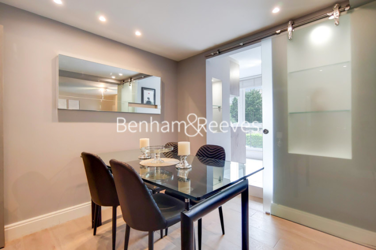 3  bedrooms flat to rent in Boydell Court, St John's Wood, NW8-image 3