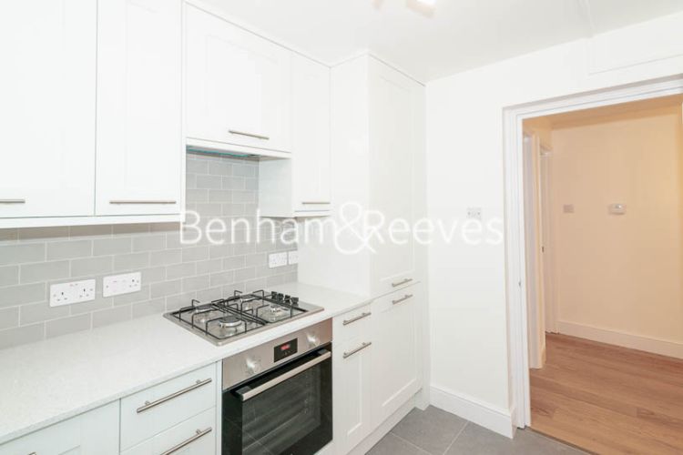 3 bedrooms flat to rent in Parkhill Road, Belsize Park, NW3-image 2