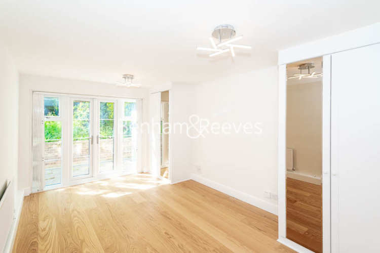 3  bedrooms flat to rent in Parkhill Road, Belsize Park, NW3-image 6