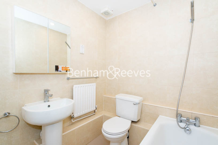 3 bedrooms flat to rent in Parkhill Road, Belsize Park, NW3-image 8