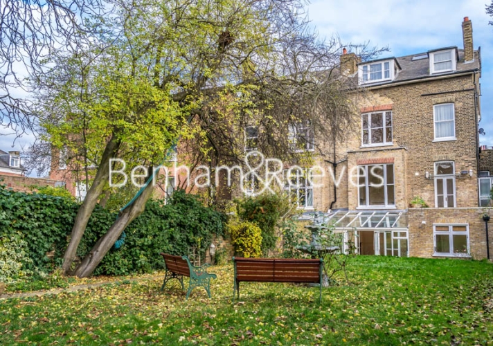 3 bedrooms flat to rent in Priory Road, Hampstead, NW6-image 9