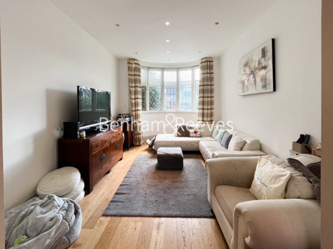 5 bedrooms house to rent in North End Road, Hampstead, NW11-image 1