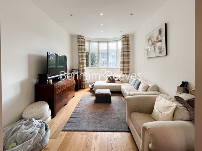 5  bedrooms house to rent in North End Road, Hampstead, NW11-image 1