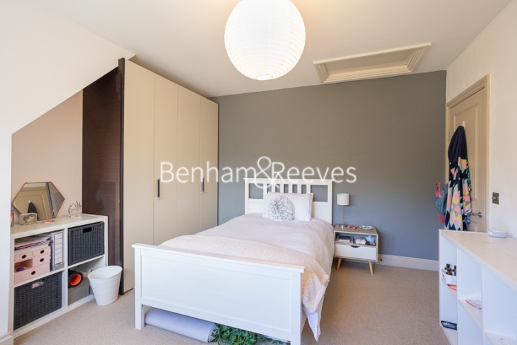 5  bedrooms house to rent in North End Road, Hampstead, NW11-image 9