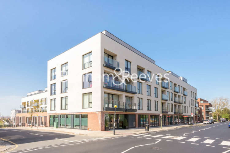 4  bedrooms flat to rent in Finchley Road, Golders Green, NW11-image 7