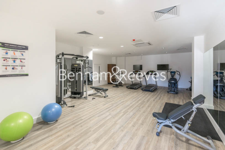 4  bedrooms flat to rent in Finchley Road, Golders Green, NW11-image 9