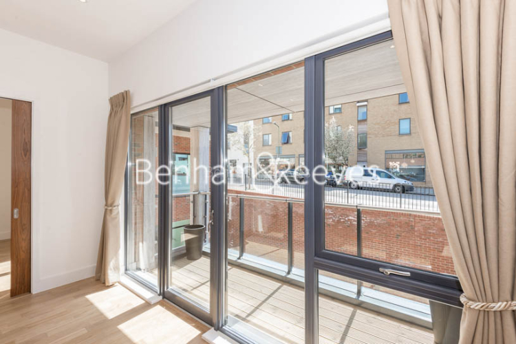 4  bedrooms flat to rent in Finchley Road, Golders Green, NW11-image 15