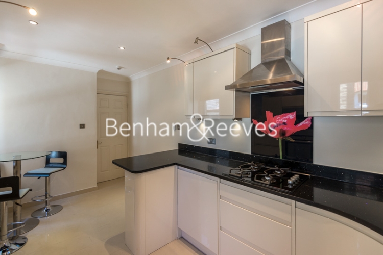3 bedrooms flat to rent in Greencroft Gardens, South Hampstead, NW6-image 2