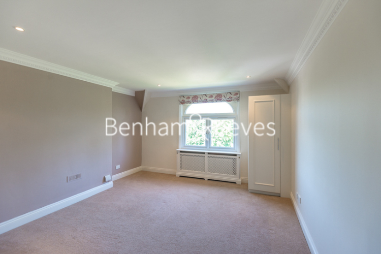 3 bedrooms flat to rent in Greencroft Gardens, South Hampstead, NW6-image 3