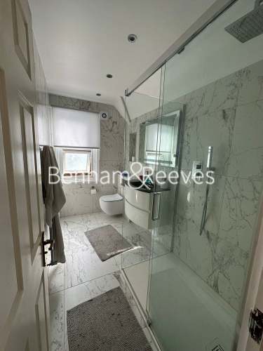 3  bedrooms flat to rent in Greencroft Gardens, South Hampstead, NW6-image 4