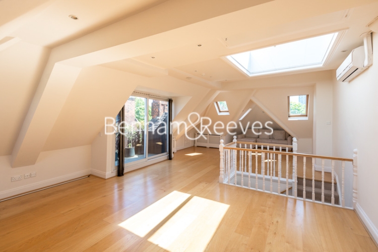 3  bedrooms flat to rent in Greencroft Gardens, South Hampstead, NW6-image 6