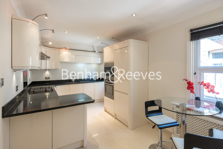 3 bedrooms flat to rent in Greencroft Gardens, South Hampstead, NW6-image 7
