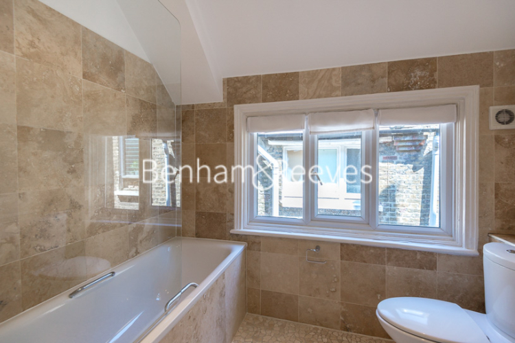 3 bedrooms flat to rent in Greencroft Gardens, South Hampstead, NW6-image 9