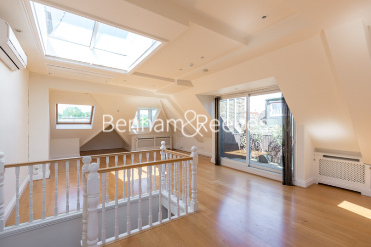 3 bedrooms flat to rent in Greencroft Gardens, South Hampstead, NW6-image 11