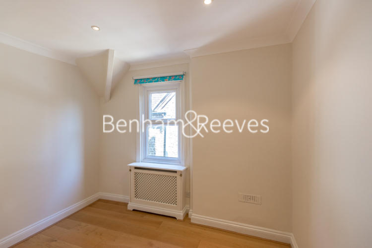 3 bedrooms flat to rent in Greencroft Gardens, South Hampstead, NW6-image 14
