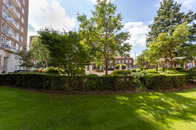 3  bedrooms flat to rent in St. John's Wood Park, St. John's Wood, NW8-image 5