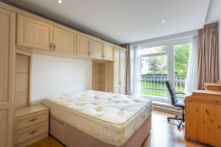 3  bedrooms flat to rent in St. John's Wood Park, St. John's Wood, NW8-image 8