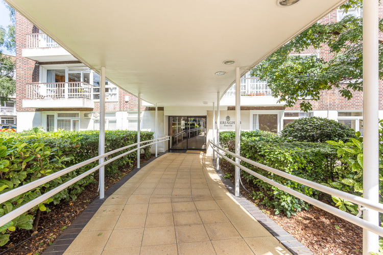 3  bedrooms flat to rent in St. John's Wood Park, St. John's Wood, NW8-image 10