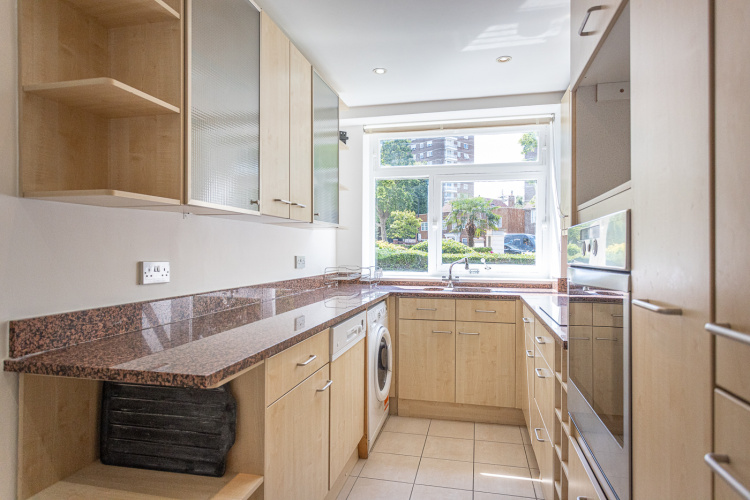 3  bedrooms flat to rent in St. John's Wood Park, St. John's Wood, NW8-image 12