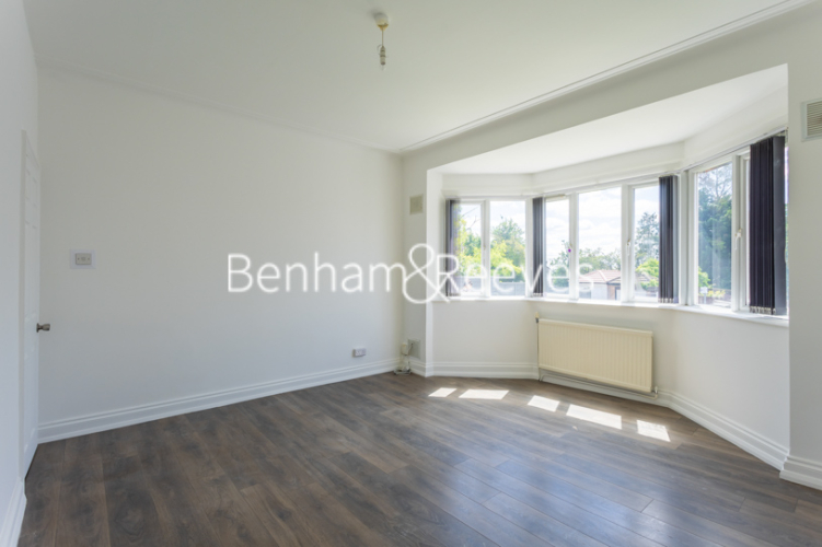 2  bedrooms flat to rent in Wessex Way, Golders Green, NW11-image 6