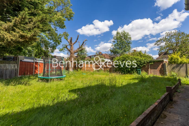 2  bedrooms flat to rent in Wessex Way, Golders Green, NW11-image 10