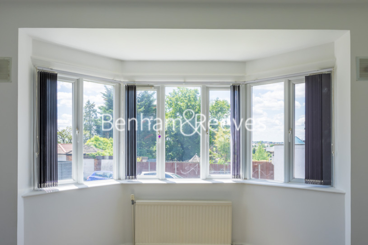 2  bedrooms flat to rent in Wessex Way, Golders Green, NW11-image 11