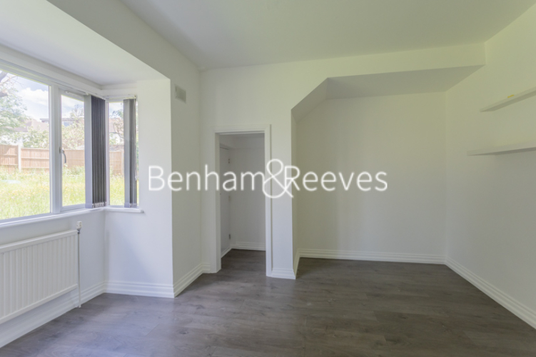 2  bedrooms flat to rent in Wessex Way, Golders Green, NW11-image 12