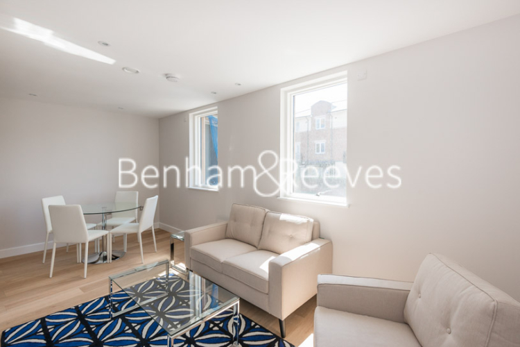 1 bedroom flat to rent in Iverson Road, West Hampstead, NW6-image 1