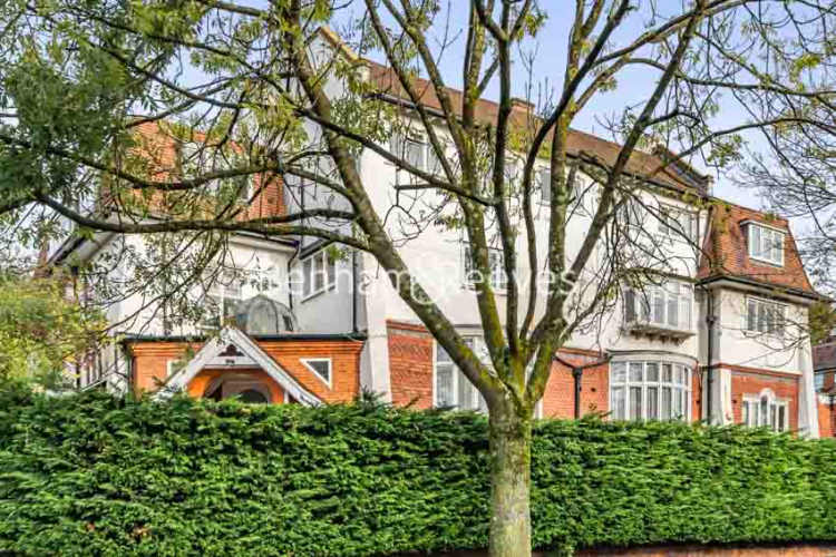 3 bedrooms house to rent in Bracknell Lodge, Hampstead, NW3-image 5