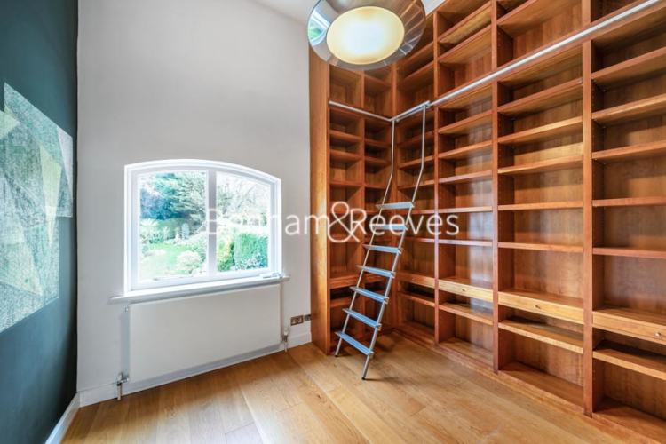 3  bedrooms house to rent in Bracknell Lodge, Hampstead, NW3-image 15
