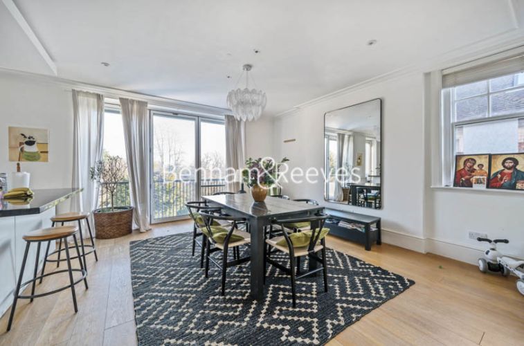 4  bedrooms flat to rent in Redington Road, Hampstead, NW3-image 8