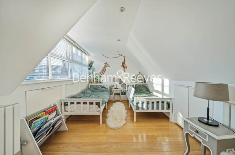 4  bedrooms flat to rent in Redington Road, Hampstead, NW3-image 18