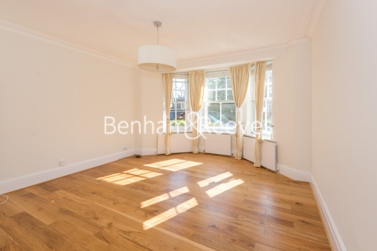 4  bedrooms flat to rent in East Heath Road, Hampstead, NW3-image 1